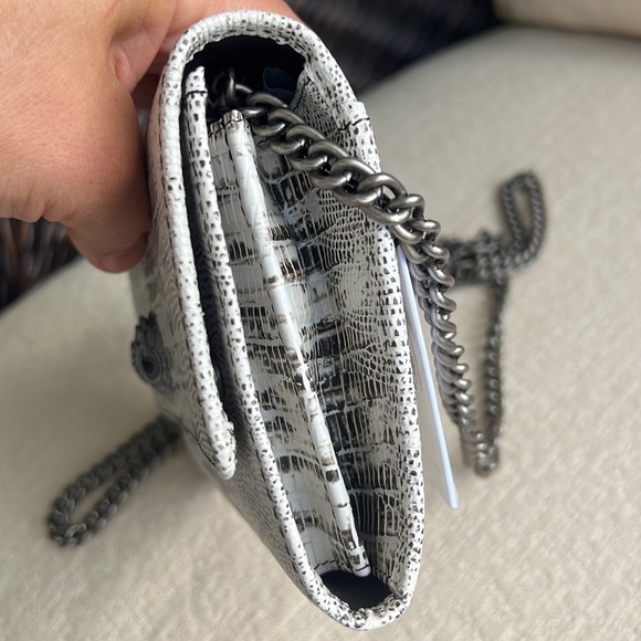 C KURT GEIGER NWT Kensington wallet clutch on chain white lizard print - Picture 10 of 17